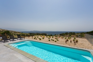 73H8 - Holiday home Black & White: