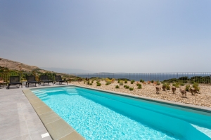 73H8 - Holiday home Black & White: