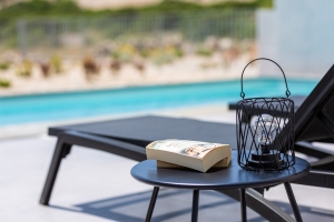 73H8 - Holiday home Black & White: