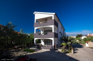 01A3 - Apartment Suzy:
