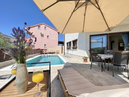 24H8 - Holiday Home Ira: